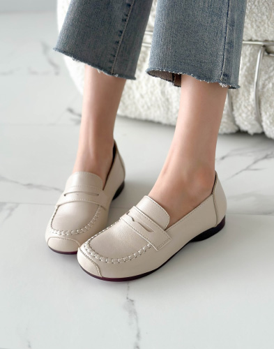 트렌드를 선도하는 독특한 디자인의 한정판 컬렉션 스니커즈 1A8ZG6