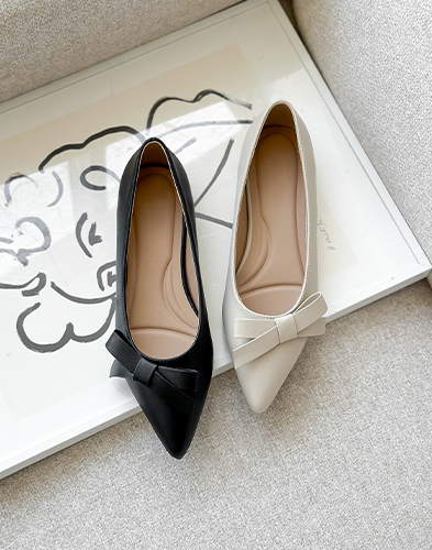 트렌드를 선도하는 독특한 디자인의 한정판 컬렉션 스니커즈 1A8ZG6